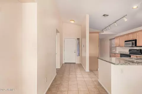 6727 S 35th Dr, Phoenix, AZ 85041 photo 3