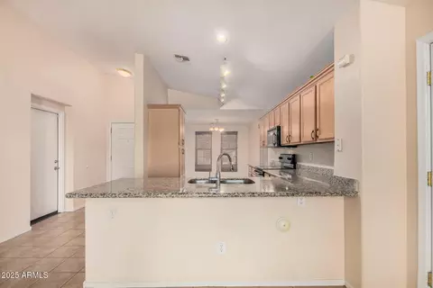 6727 S 35th Dr, Phoenix, AZ 85041 photo 7