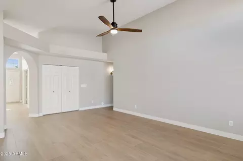 4426 E Thistle Landing Dr, Phoenix, AZ 85044 photo 9