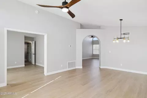 4426 E Thistle Landing Dr, Phoenix, AZ 85044 photo 5