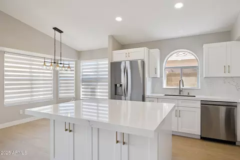 4426 E Thistle Landing Dr, Phoenix, AZ 85044 photo 12