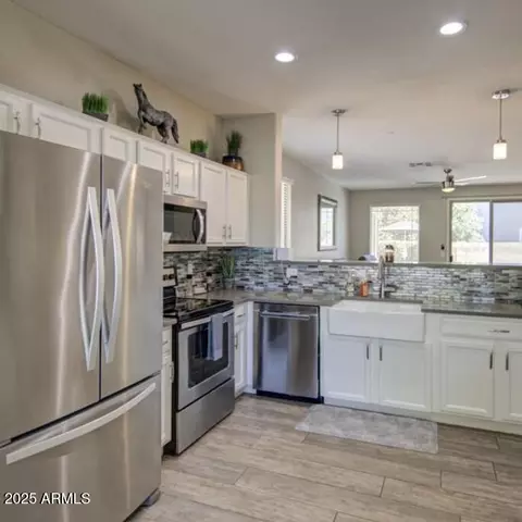 Kitchen - 3677 E Park Ave, Gilbert, AZ 85234 photo 1 of 8