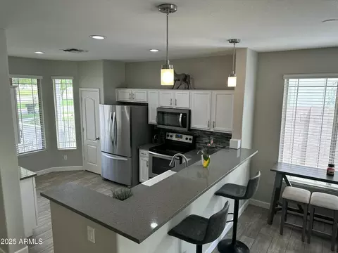 Kitchen - 3677 E Park Ave, Gilbert, AZ 85234 photo 7 of 8