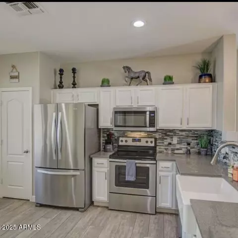 Kitchen - 3677 E Park Ave, Gilbert, AZ 85234 photo 3 of 8