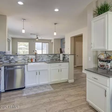 Kitchen - 3677 E Park Ave, Gilbert, AZ 85234 photo 5 of 8