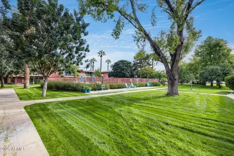 Exterior - 146 E Coronado Rd #40, Phoenix, AZ 85004 photo 4 of 9