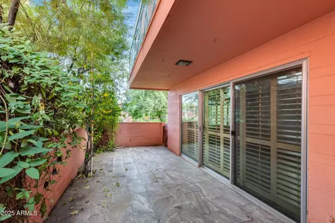 Exterior - 146 E Coronado Rd #40, Phoenix, AZ 85004 photo 7 of 9