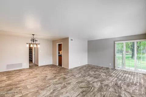 Living - 146 E Coronado Rd #40, Phoenix, AZ 85004 photo 1 of 5