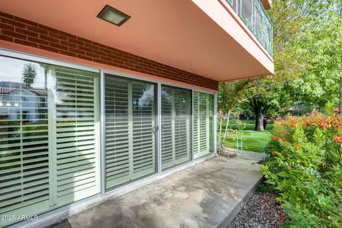 Exterior - 146 E Coronado Rd #40, Phoenix, AZ 85004 photo 6 of 9