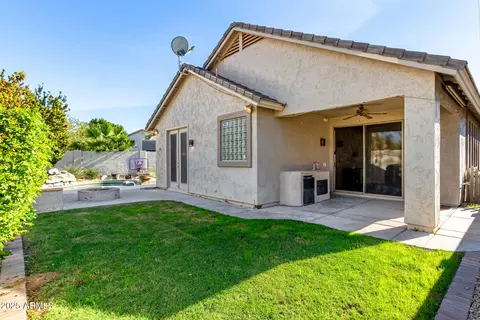 Exterior - 2432 E Darrel Rd, Phoenix, AZ 85042 photo 5 of 10