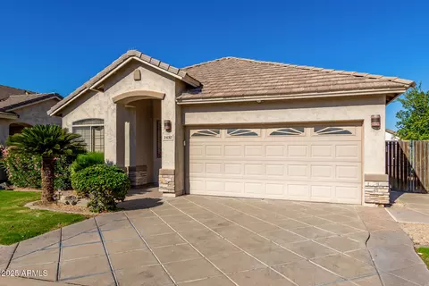 Exterior - 2432 E Darrel Rd, Phoenix, AZ 85042 photo 2 of 10