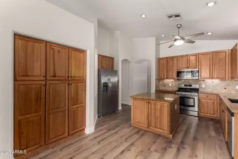 Kitchen - 2432 E Darrel Rd, Phoenix, AZ 85042 photo 1 of 4