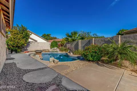 Exterior - 2432 E Darrel Rd, Phoenix, AZ 85042 photo 6 of 10