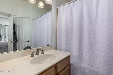 Bath - 1118 Encinas Ave, Gilbert, AZ 85234 photo 4 of 5