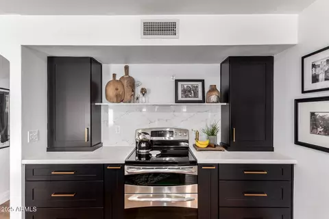 Kitchen - 1118 Encinas Ave, Gilbert, AZ 85234 photo 1 of 3