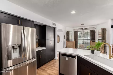 Kitchen - 1118 Encinas Ave, Gilbert, AZ 85234 photo 2 of 3