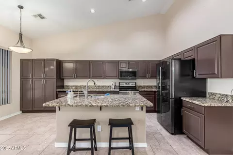 Kitchen - 278 E Sagebrush St, Gilbert, AZ 85296 photo 3 of 4