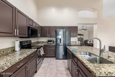 Kitchen - 278 E Sagebrush St, Gilbert, AZ 85296 photo 4 of 4