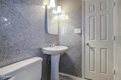 Bath - 4802 S 35th Dr, Phoenix, AZ 85041 photo 3 of 5