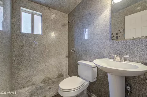Bath - 4802 S 35th Dr, Phoenix, AZ 85041 photo 2 of 5