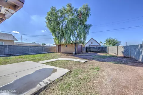 Exterior - 4802 S 35th Dr, Phoenix, AZ 85041 photo 3 of 7