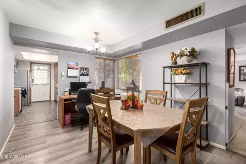 Dining - 6813 N 29th Ave, Phoenix, AZ 85017 photo 1 of 1