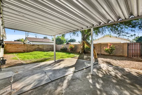 Exterior - 1735 W Mitchell Dr, Phoenix, AZ 85015 photo 2 of 3