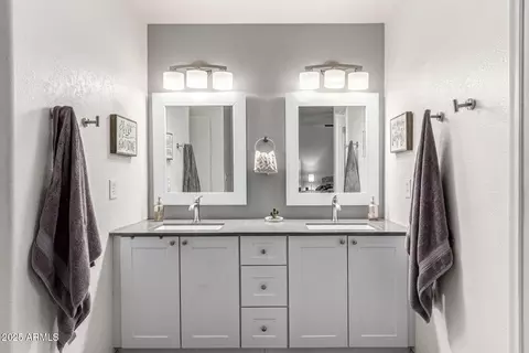 Bath - 7552 Elena Cir, Mesa, AZ 85208 photo 1 of 4