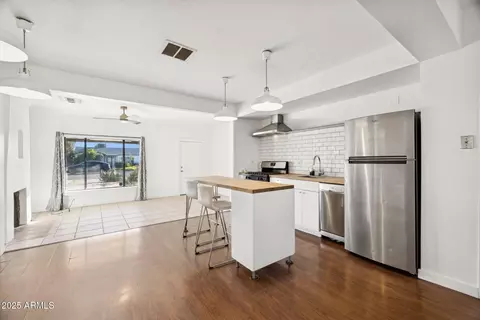 Kitchen - 1614 E Roma Ave, Phoenix, AZ 85016 photo 3 of 5