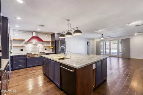 Kitchen - 2548 E Turney Ave, Phoenix, AZ 85016 photo 2 of 3