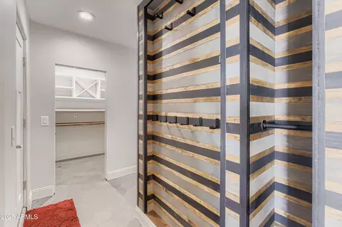 Entry Way - 2548 E Turney Ave, Phoenix, AZ 85016 photo 1 of 2