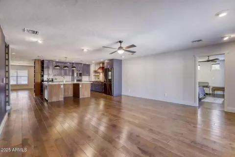 Living - 2548 E Turney Ave, Phoenix, AZ 85016 photo 2 of 3