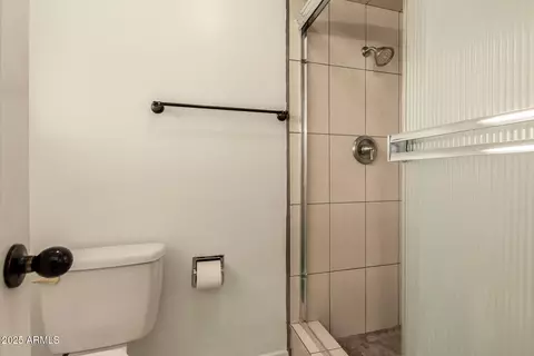 Bath - 1046 E Carmen St, Tempe, AZ 85283 photo 3 of 4