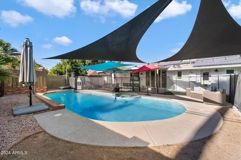 Exterior - 4015 E Catalina Dr, Phoenix, AZ 85018 photo 2 of 5