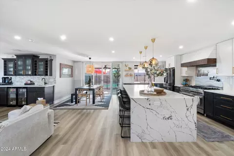 Kitchen - 4015 E Catalina Dr, Phoenix, AZ 85018 photo 1 of 4