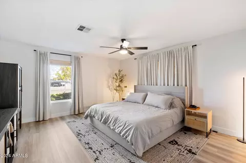 Bedroom - 4015 E Catalina Dr, Phoenix, AZ 85018 photo 1 of 6