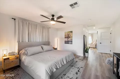 Bedroom - 4015 E Catalina Dr, Phoenix, AZ 85018 photo 2 of 6