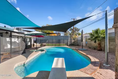 Exterior - 4015 E Catalina Dr, Phoenix, AZ 85018 photo 3 of 5