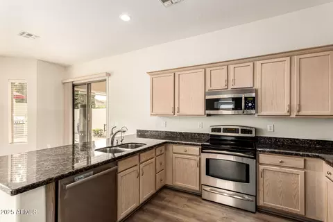 2031 E Valencia Dr, Phoenix, AZ 85042 photo 16