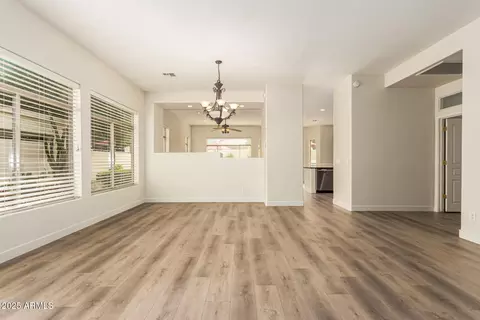 2031 E Valencia Dr, Phoenix, AZ 85042 photo 10