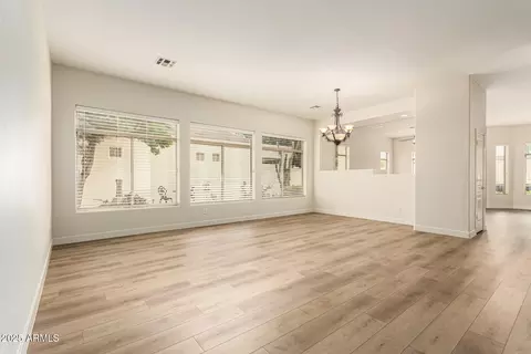 2031 E Valencia Dr, Phoenix, AZ 85042 photo 8