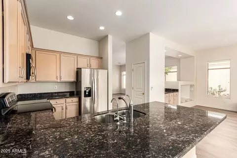 2031 E Valencia Dr, Phoenix, AZ 85042 photo 17