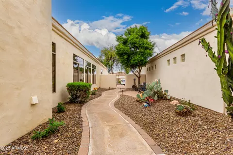 2031 E Valencia Dr, Phoenix, AZ 85042 photo 40