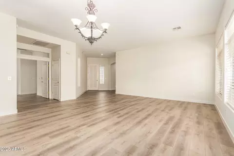 2031 E Valencia Dr, Phoenix, AZ 85042 photo 9
