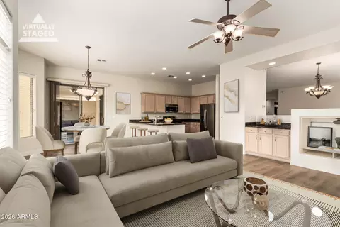 2031 E Valencia Dr, Phoenix, AZ 85042 photo 2