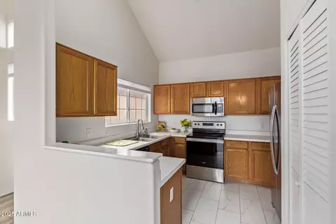 Kitchen - 1633 E Lakeside Dr #66, Gilbert, AZ 85234 photo 1 of 2