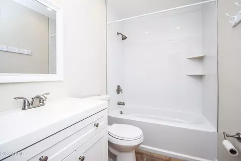 Bath - 3023 E Mulberry Dr, Phoenix, AZ 85016 photo 2 of 2