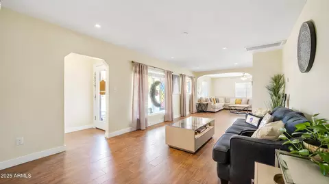 Entry Way - 945 E Missouri Ave, Phoenix, AZ 85014 photo 1 of 1