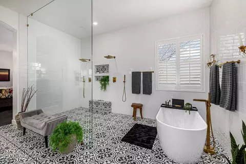 Bath - 4368 Estrella Ct, Gilbert, AZ 85296 photo 1 of 8