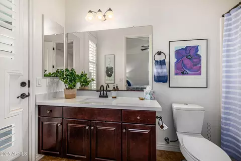 Bath - 4368 Estrella Ct, Gilbert, AZ 85296 photo 6 of 8